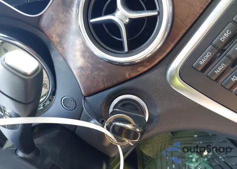 2015 Mercedes-Benz Gla 250 4Matic z USA, uszkodzony, nr VIN WDCTG4GB6FJ113147